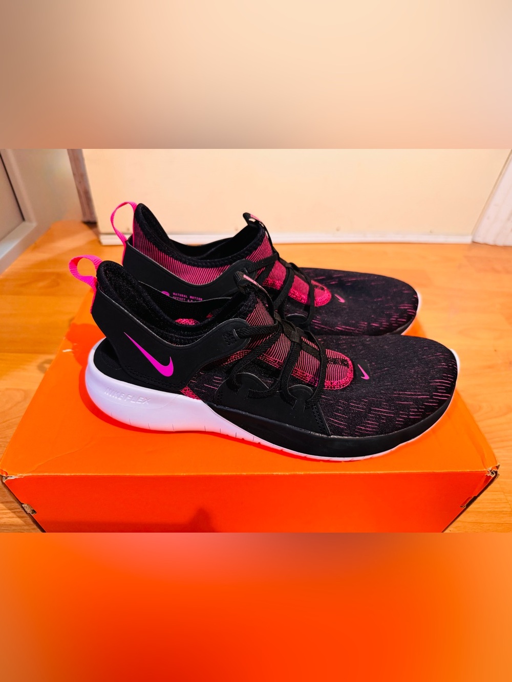 Nike Flex Contact 3 Women's Black & Hot Pink Training Running Sneakers Size 10